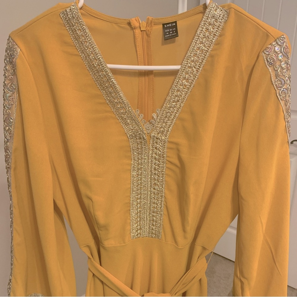 Yellow Orange Mustard Mango Flowy Bell Sleeve Gold Lace Maxi Dress Belt SHEIN - Picture 3 of 6